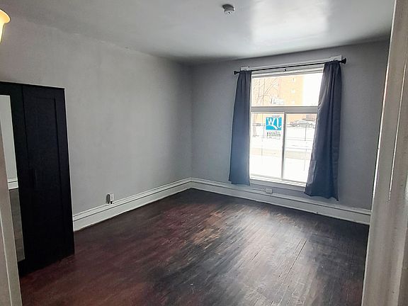 2nd image of 2102 16th Ave S #1