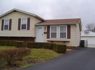 616 Oak Hollow Ct, Columbus, OH 43228