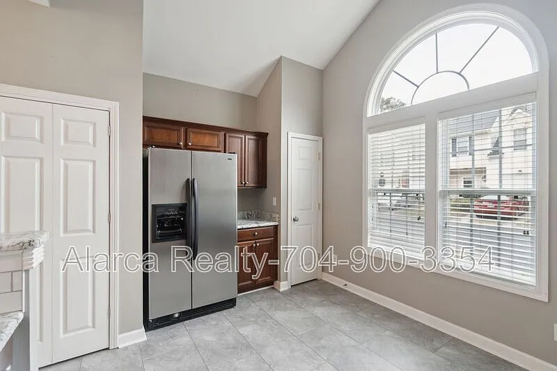 3 bed, 1500 sqft, $1,750 — Photo 4
