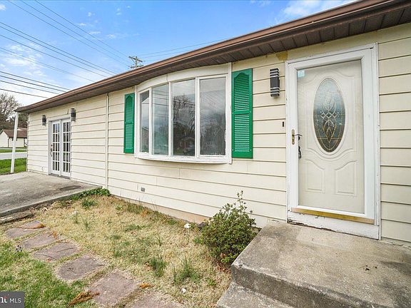 3rd image of 13502 Paradise Dr