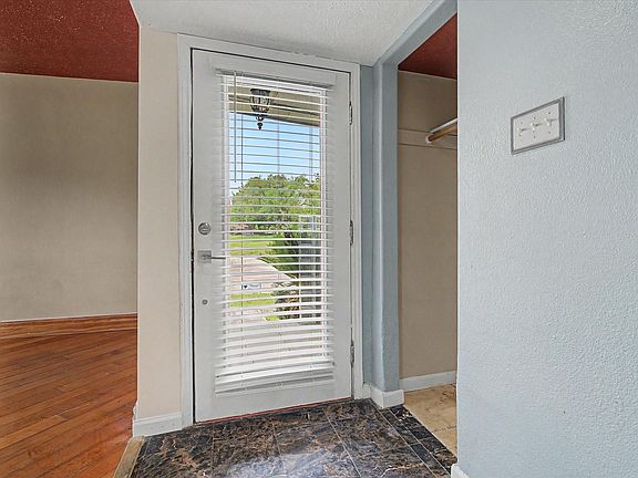 5th image of 2211 Bonita Way