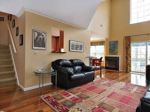 5th image of 1704 Dorset Dr