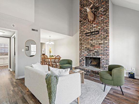 4th image of 219 Driftwood Cir