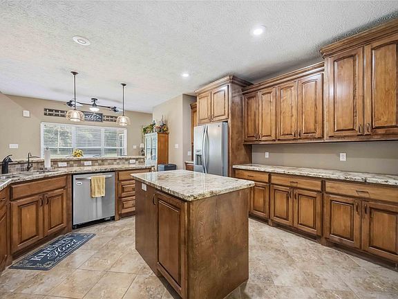 3rd image of 21015 Angus Dr