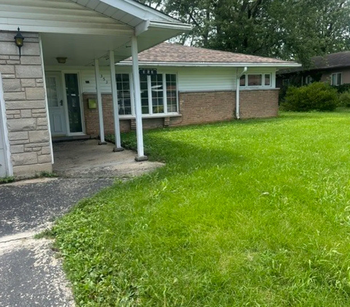 3 bed, 1700 sqft, $2,400 — Photo 1