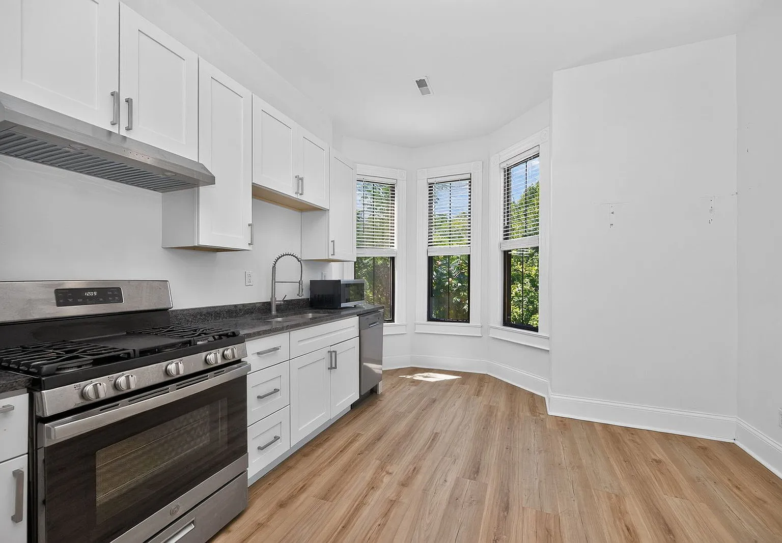 2 bed, 2.0 bath, $2,049 — Photo 2