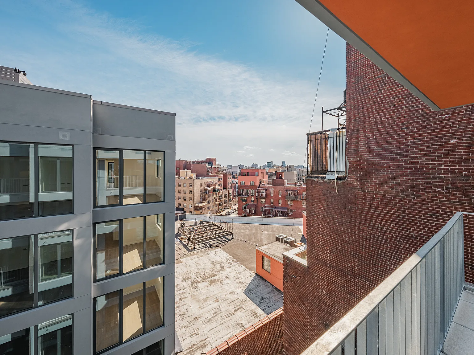 255 Lorimer Street — Photo 4