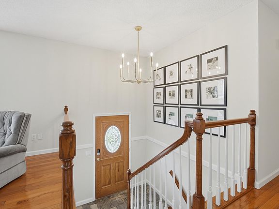 5th image of 441 Sandalwood Dr