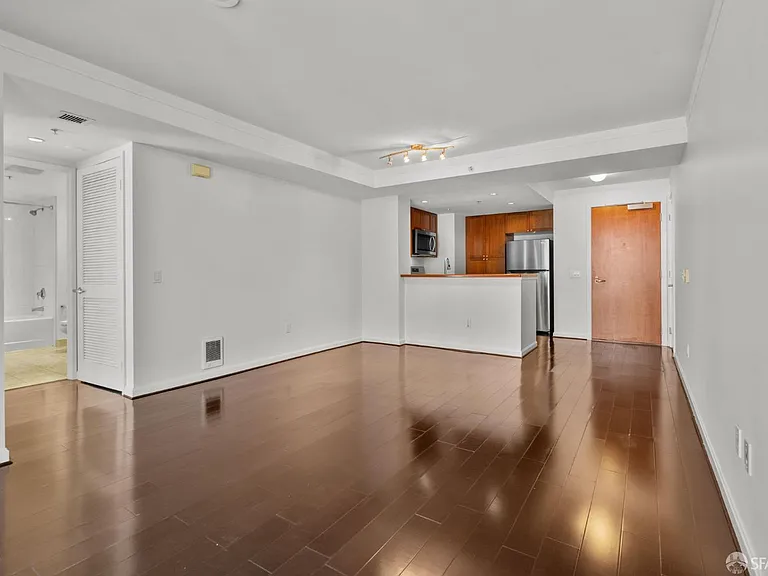 400 Beale St #1310 — Photo 1