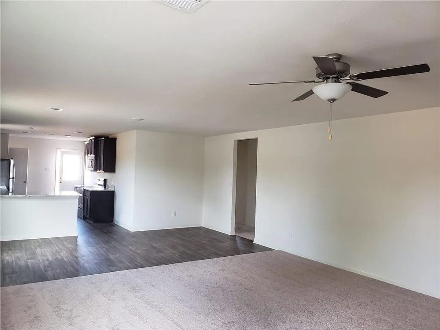 Corner Lot 4 Bed / 2 Bath in Stonebridge Crossing — Photo 3