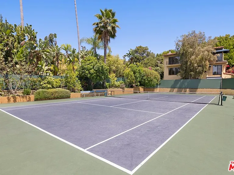 1121 La Collina Dr — Photo 1