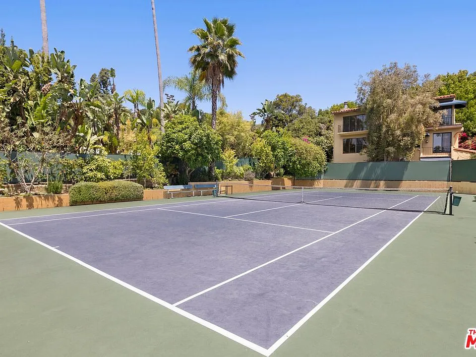 1121 La Collina Dr