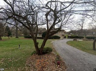 17 Robin Ln, South Holland, IL 60473