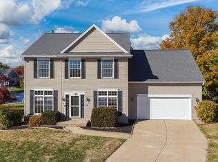 4 Cygnet Xing, Bloomington, IL 61704