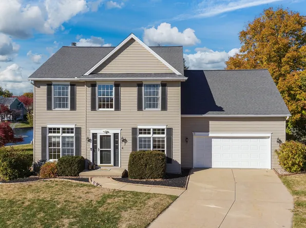 4 Cygnet Xing, Bloomington, IL 61704