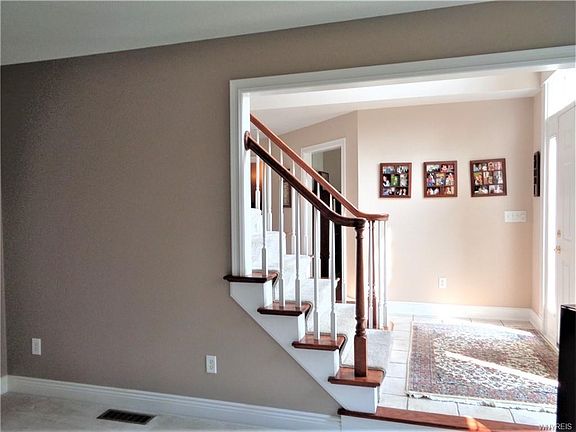 3rd image of 4120 Foxwood Ln