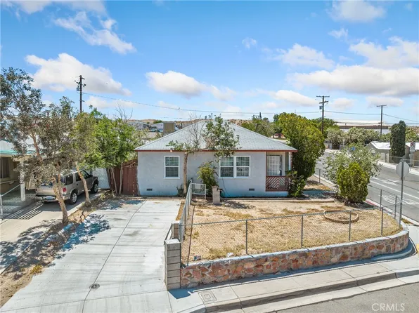 1040 Flora St, Barstow, CA 92311