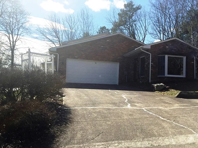 48 Wellington Way — Photo 2