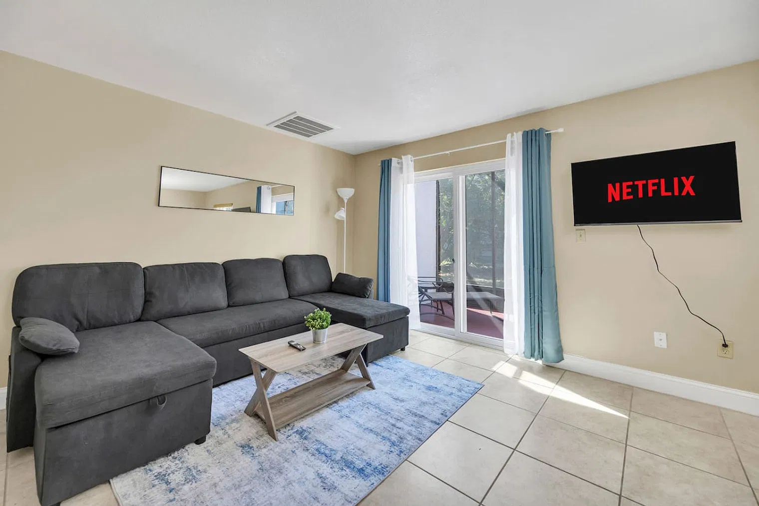 2 bed, 2.0 bath, 1194 sqft, $4,762 — Photo 1