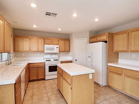 5th image of 5580 Coral Gate St