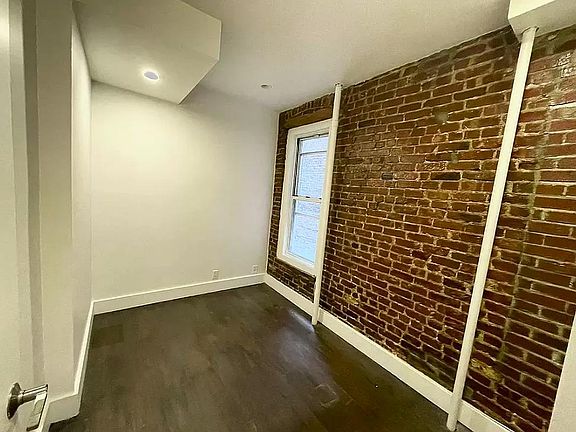 5th image of 442 10th Ave APT 4FS