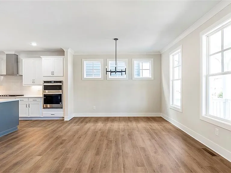 152 Palm St — Photo 8