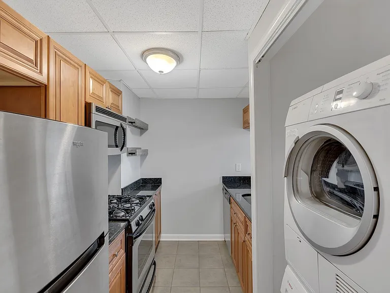 186 Wayne St #321D — Photo 9