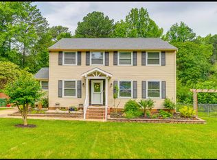 105 Vineyard Ln, Cary, NC 27513