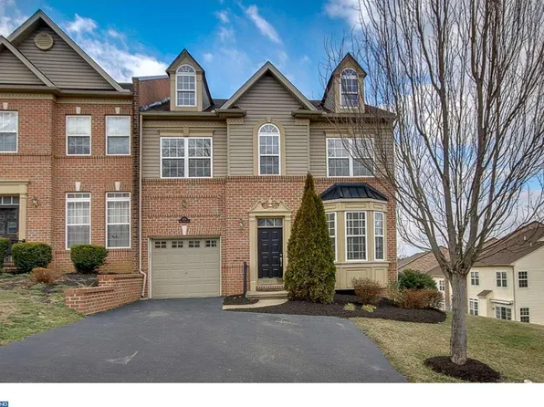 3140 Woodsedge Dr, Garnet Valley, PA 19060