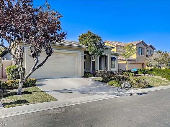3rd image of 19 Levan Hills Trl