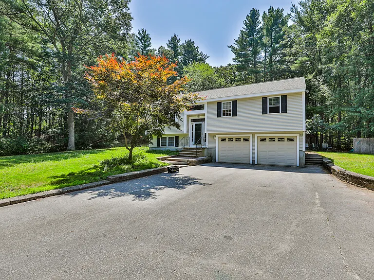 76 Groton Rd — Photo 2