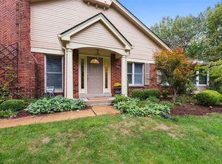 326 Morristown Ct, Chesterfield, MO