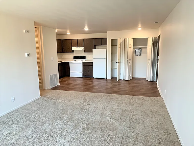 Grand Bend Club Apartments — Photo 28
