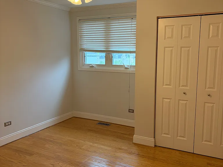 330 Heritage Pkwy — Photo 17