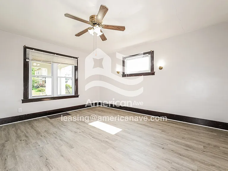 1394172_007_dining_room_5.jpg