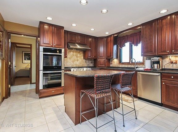 3rd image of 15025 Moorings Ln
