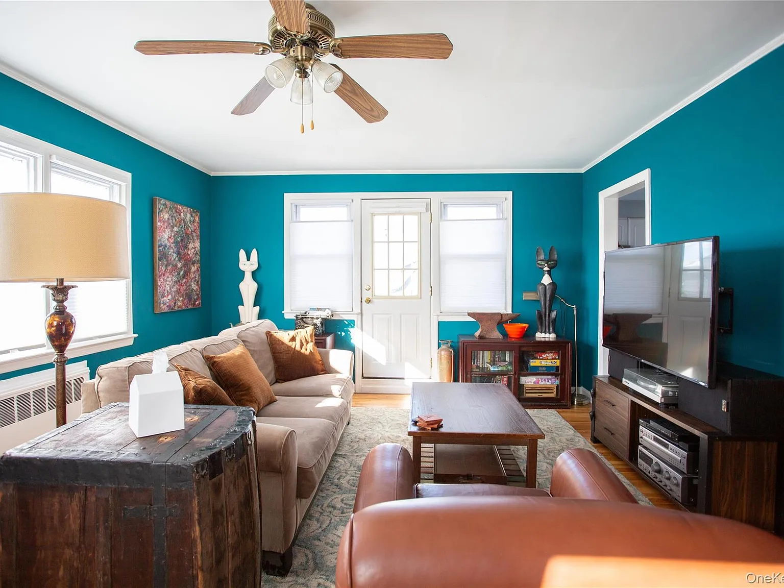 3 bed, 2.0 bath, 1400 sqft, $4,500 — Photo 2
