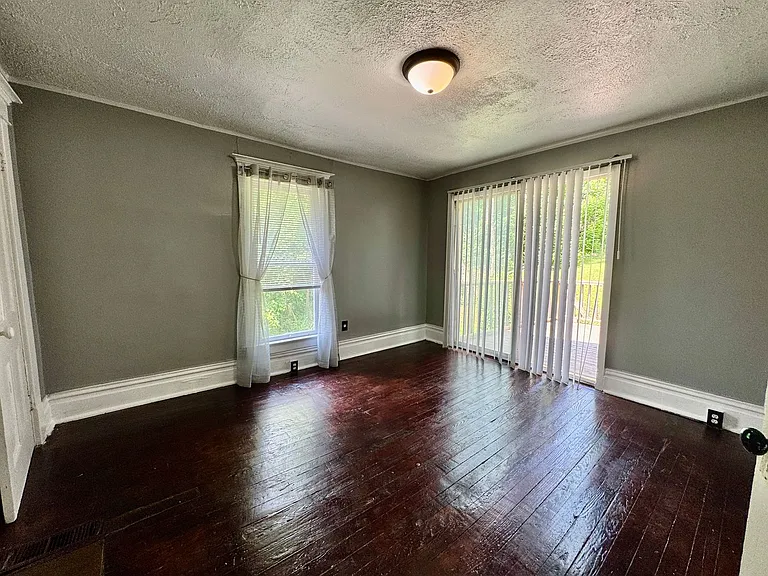 1195 Mineral Ave — Photo 14