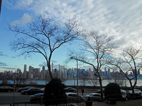 NEW YORK CITY SKYLINE