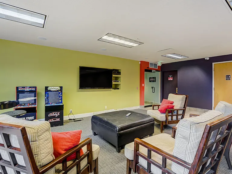 417 E Kiowa St #203 — Photo 21