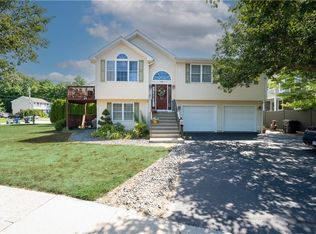 936 Warwick Ave, Warwick, RI 02888