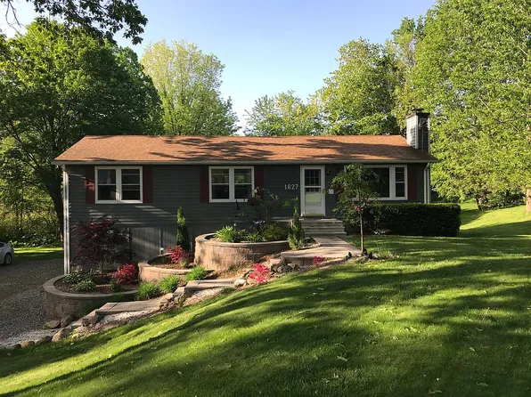 1627 Huckins Rd, Cheshire, CT 06410