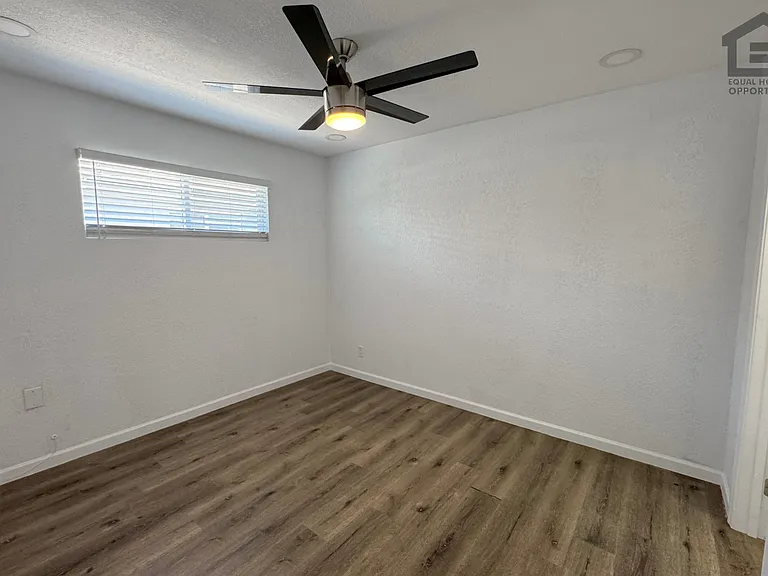 4933 E Willetta St — Photo 16