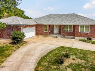 28900 E Major Rd, Blue Springs, MO 64029