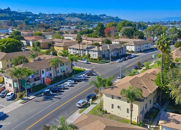 2nd image of 4220 Santa Rosalia Dr #79c24a0ed