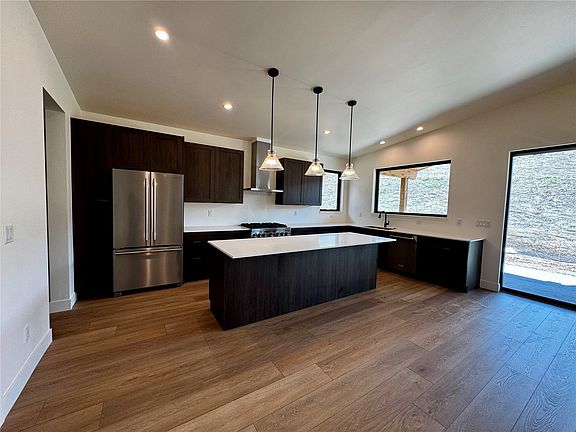 4th image of 3211 EMERSON Trail