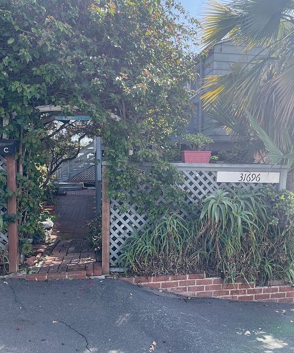 1st image of 31696 3rd Ave #C