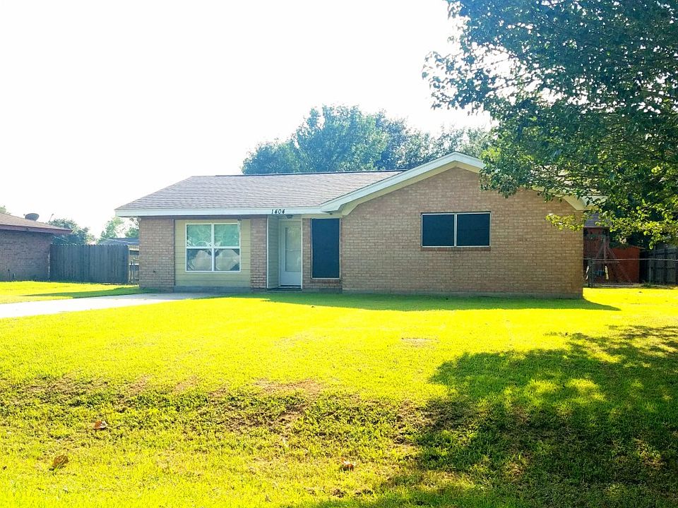 1st image of 1404 E Palm Dr