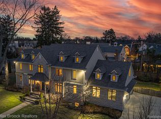 1170 Chesterfield Ave, Birmingham, MI 48009