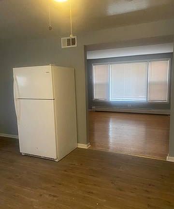 4th image of 14131 S Tracy Ave #1W